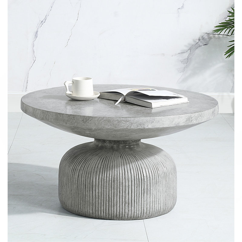 Table basse, finition grise patinée