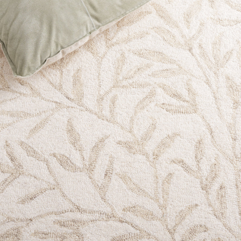 Jaci Hand Tufted Wool/Cotton Floral Rug in Ivory/Beige, Rectangle 3' x 5'