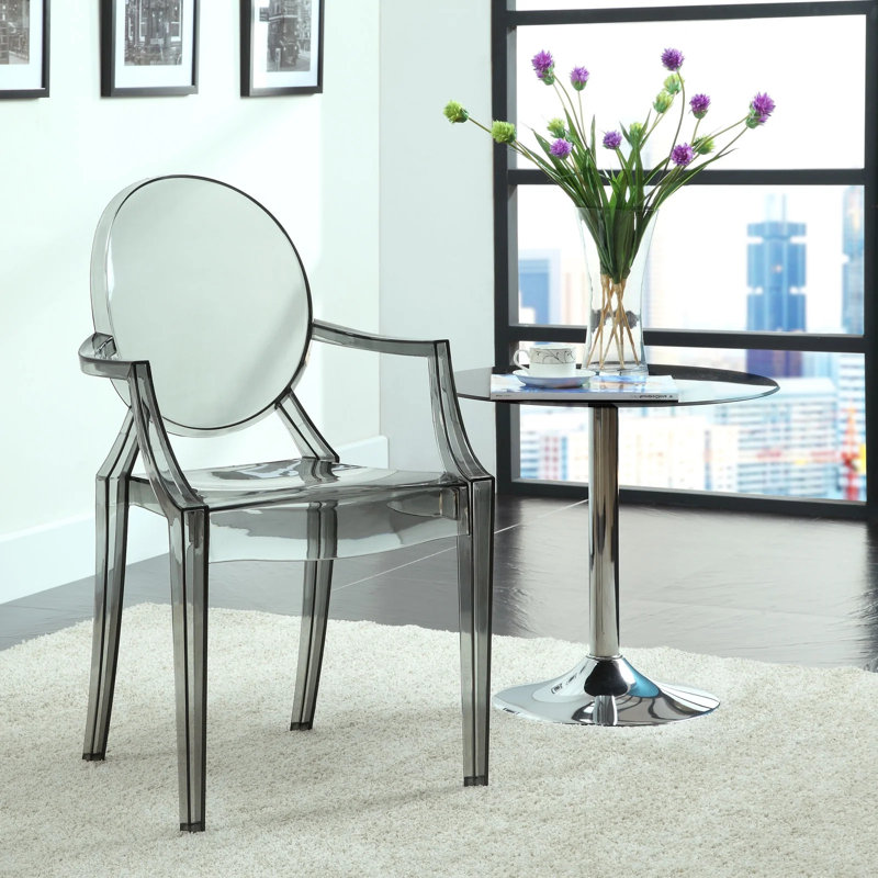 Chaise avec accoudoirs en acrylique Drewett, Fumée