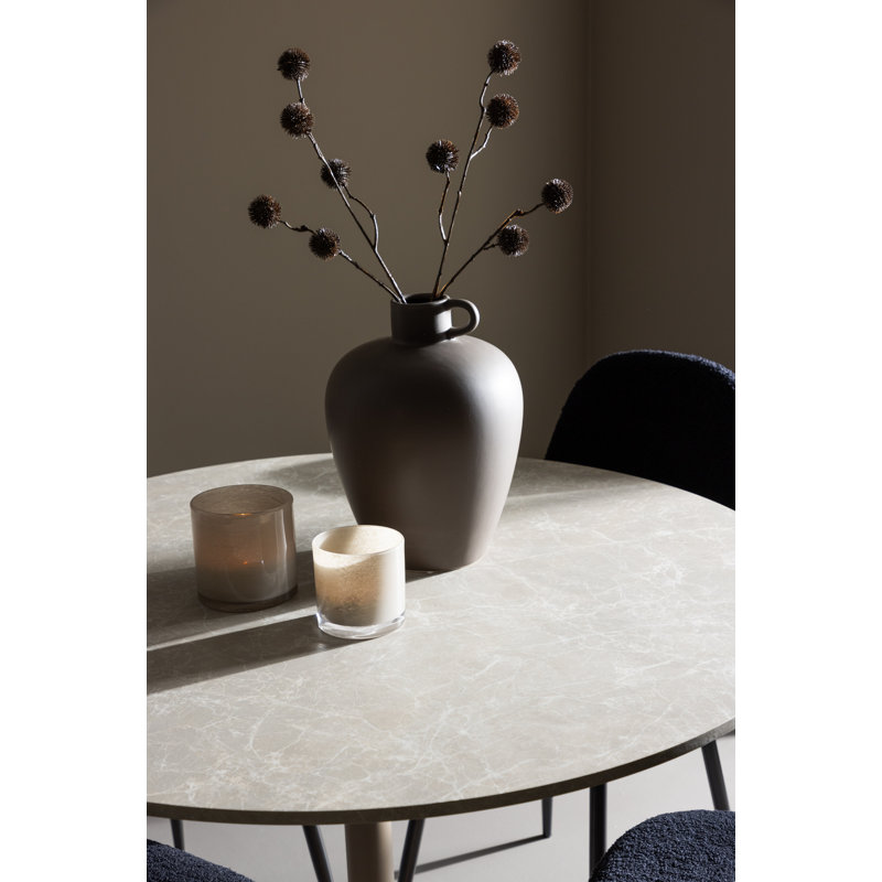 Nondalton 4 - Person Dining Set
