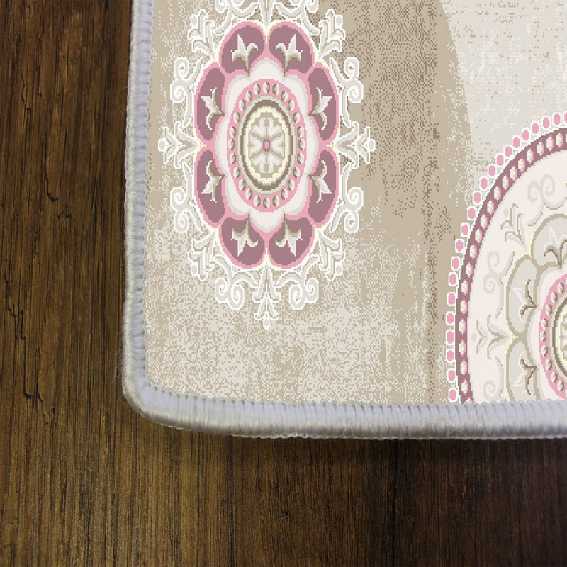 Tapis rose / beige en polyester tissé à la machine Woollard, Rectangle 3 pi 3 po x 4 pi 11 po