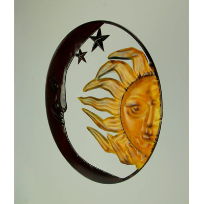 Sculpture murale bohémienne en métal soleil et lune céleste intérieur / extérieur - brun métallique et jaune multicolore, 16 po de diamètre x 0,25 po de largeur