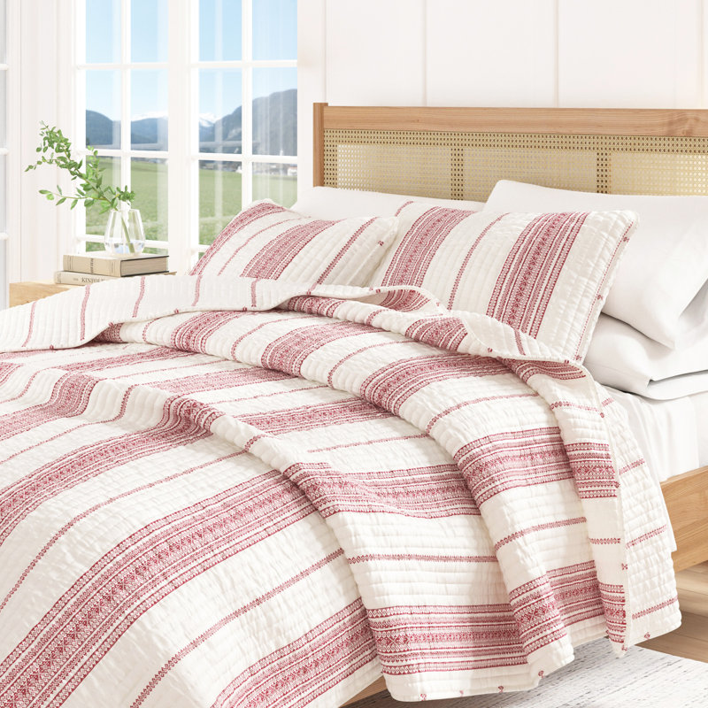 Striped Farmhouse Reversible Quilt Set with Shams, Twin / Twin XL Quilt + 1 Standard Sham, Cream / Red