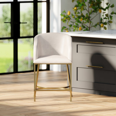 Tabouret de comptoir moderne de 26 po avec cadre en similicuir blanc et acier doré, idéal pour un îlot de cuisine ou un bar, choisissez une hauteur de siège de 31 po, une assise confortable avec un rembourrage en mousse à dossier incurvé, fonctionnelle