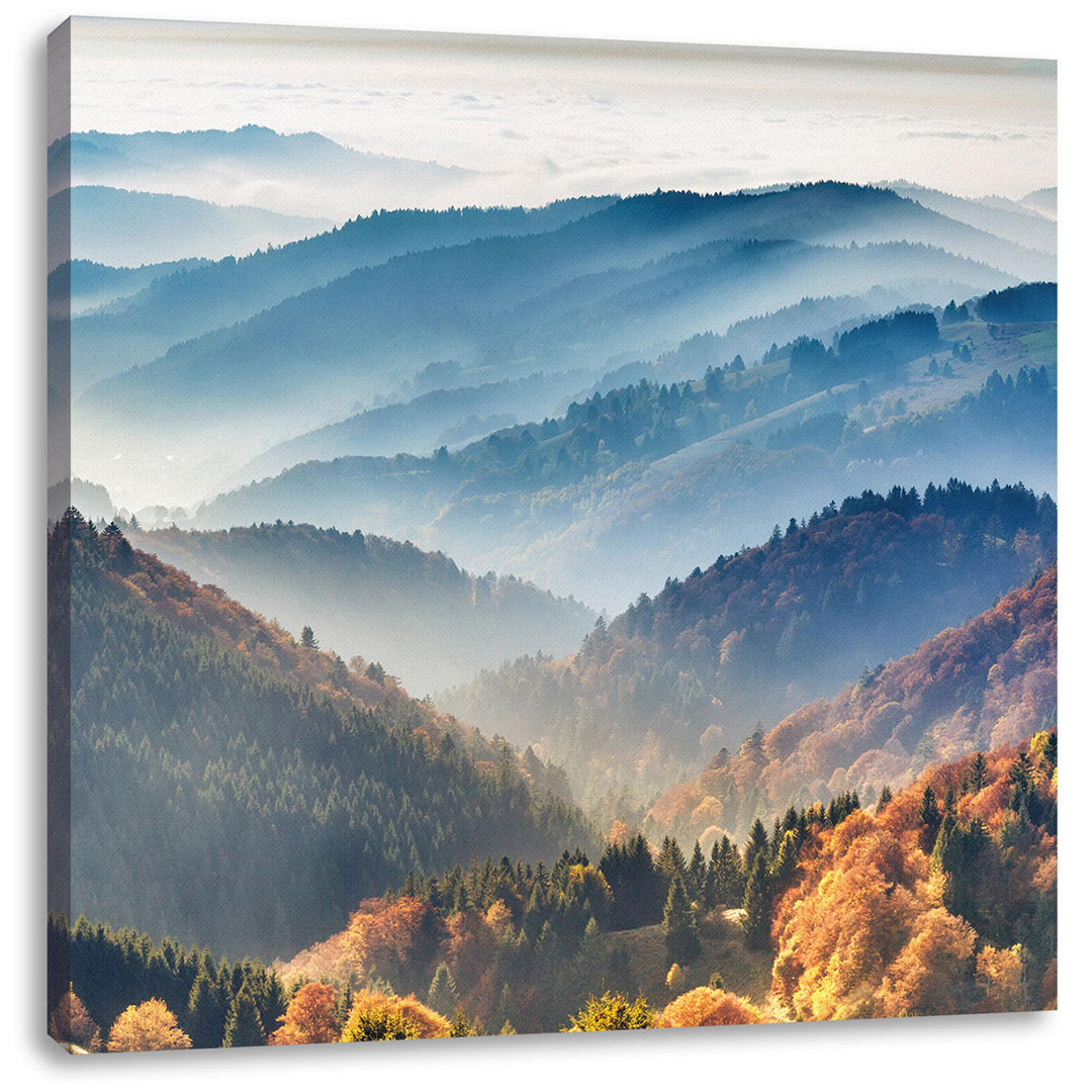 Leinwandbild Neblige Berglandschaft im Herbst