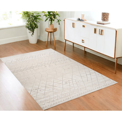 4' X 6' Gray and Beige Abstract Distressed Area Rug