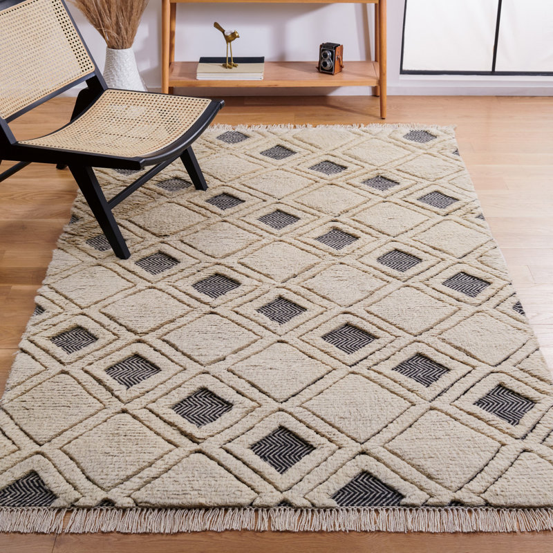 Tapis géométrique ivoire / noir en laine tissé à plat à la main Amarina, Rectangle 8 pi x 10 pi