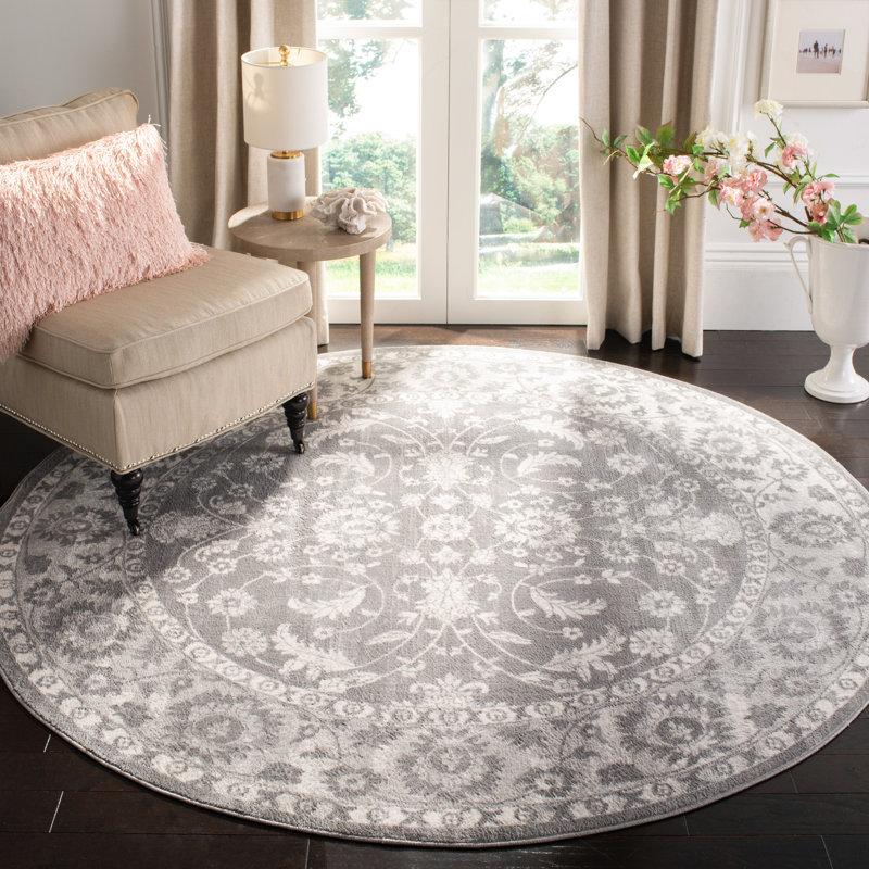 Llana Performance Oriental Rug, Round 6'7"