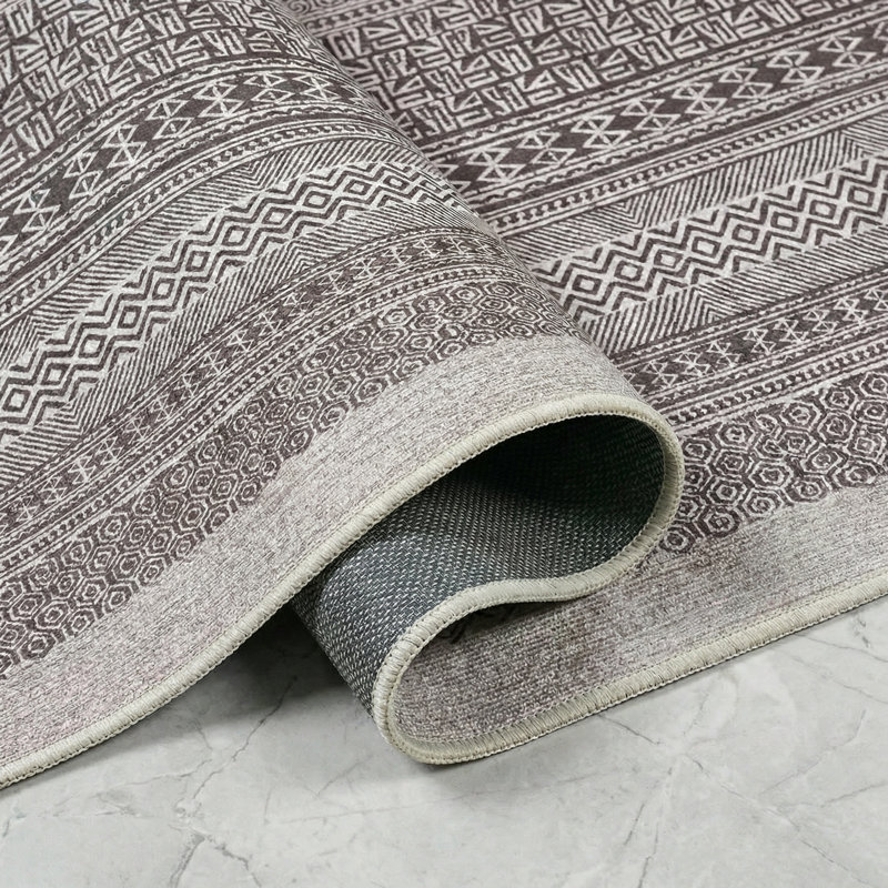 Tapis à motif géométrique marocain beige Thambiah, Rectangle 5 pi 3 po x 7 pi 7 po, Beige