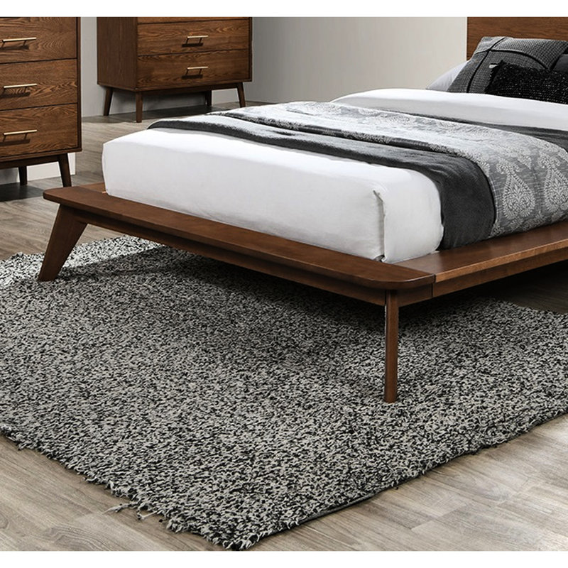 Lit plateforme double en bois de noyer massif, style transitionnel de style Mid-Century, tête de lit à panneau, pieds fuselés, cadre de lit en bois couleur matelas, style,
