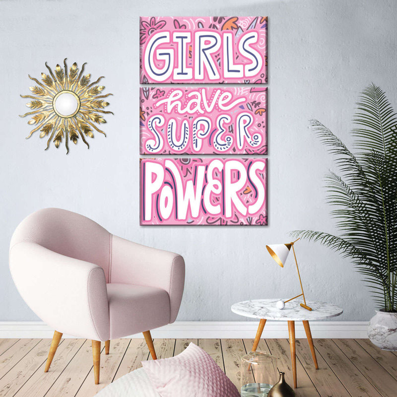 «Girls Have Super Powers», reproduction sur toile, H 32 po x l 20 po x P 1,25 po
