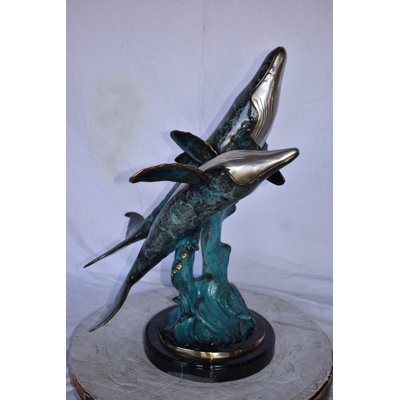 Paire de baleines bleues nageant dans l'océan, statue en bronze, taille: 21 po x 20 po x H 27 po.