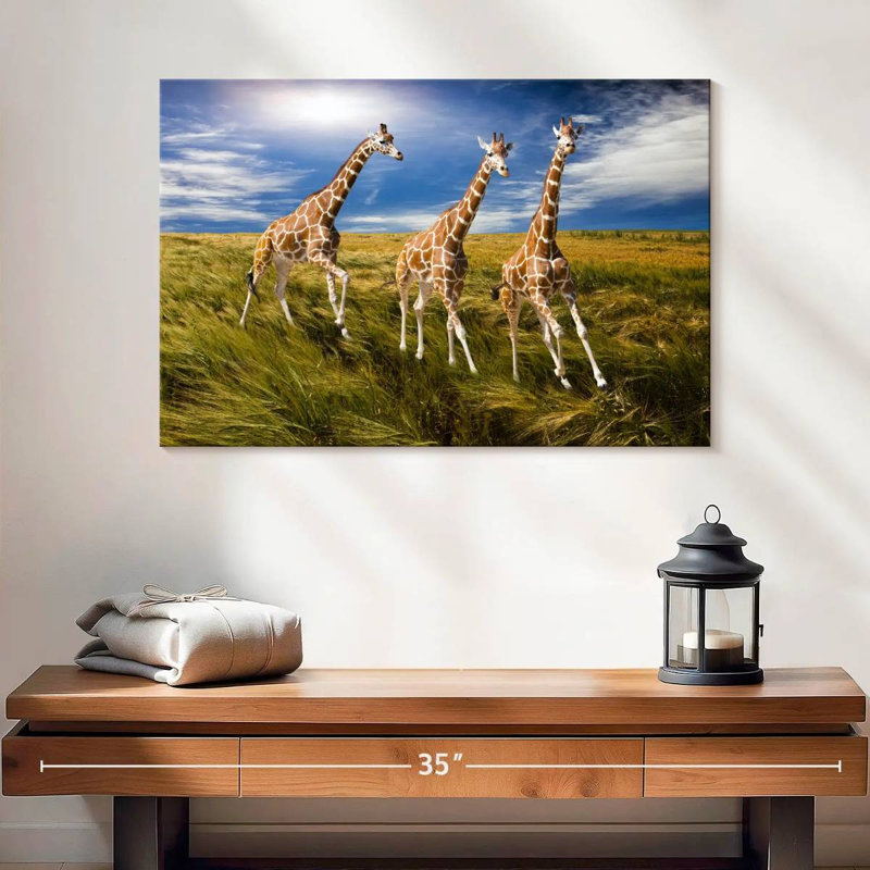 Trois girafes en course, H 16 po x l 24 po