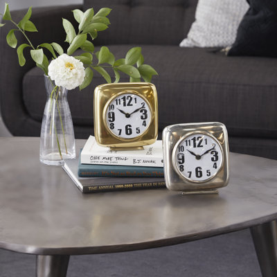 Analogue Metal Quartz Tabletop Clock