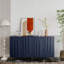 Armoire en bois laqué bleu avec 4 portes. Pour la salle à manger, le vestibule. Tablettes réglables, rangement pour la cuisine - hauteurs de tablettes