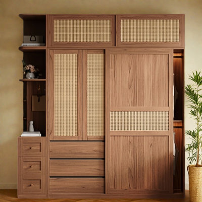 Garde-robe coulissante simple et élégante en osier