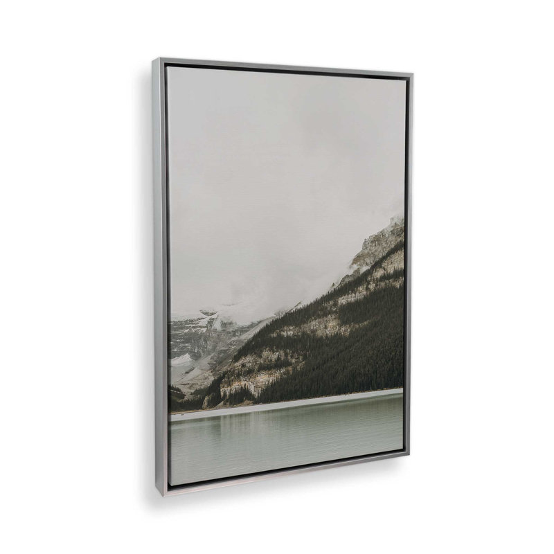 Impression sur toile Mystic Mountain View II, Cadre flottant en chrome poli, H 48,75 po x l 32,75 po x P 1,75 po