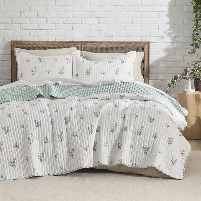 Polyester Floral Quilt, Queen Quilt + 2 Standard Shams