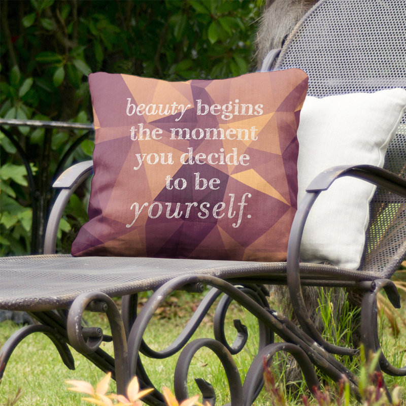 Coussin intérieur / extérieur True Beauty, 20 po x 20 po, Morganite, Géométrique