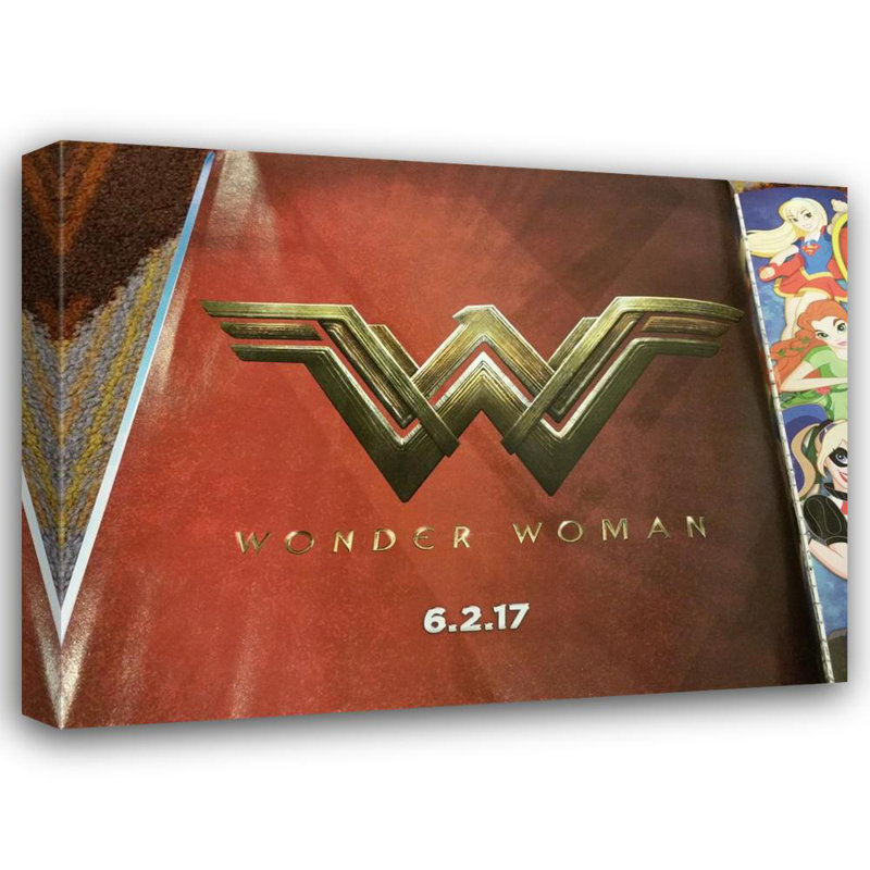 Wonder Woman, H 18 po x l 24 po