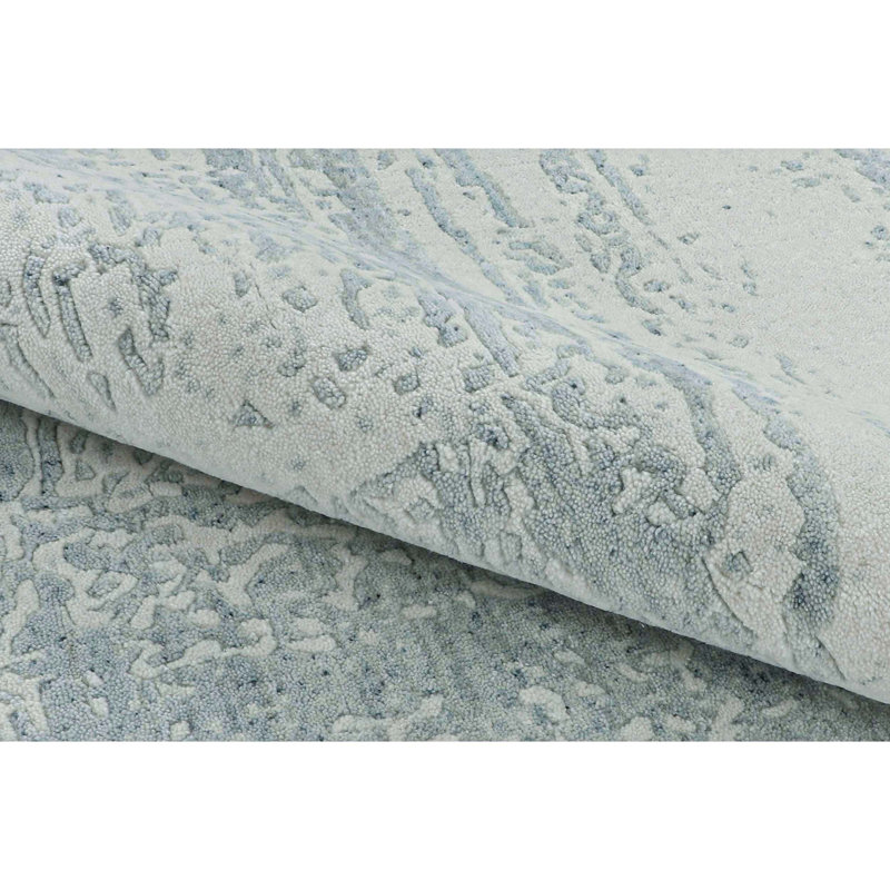 Area Rug in Gray/Silver, Rectangle 5' x 8'