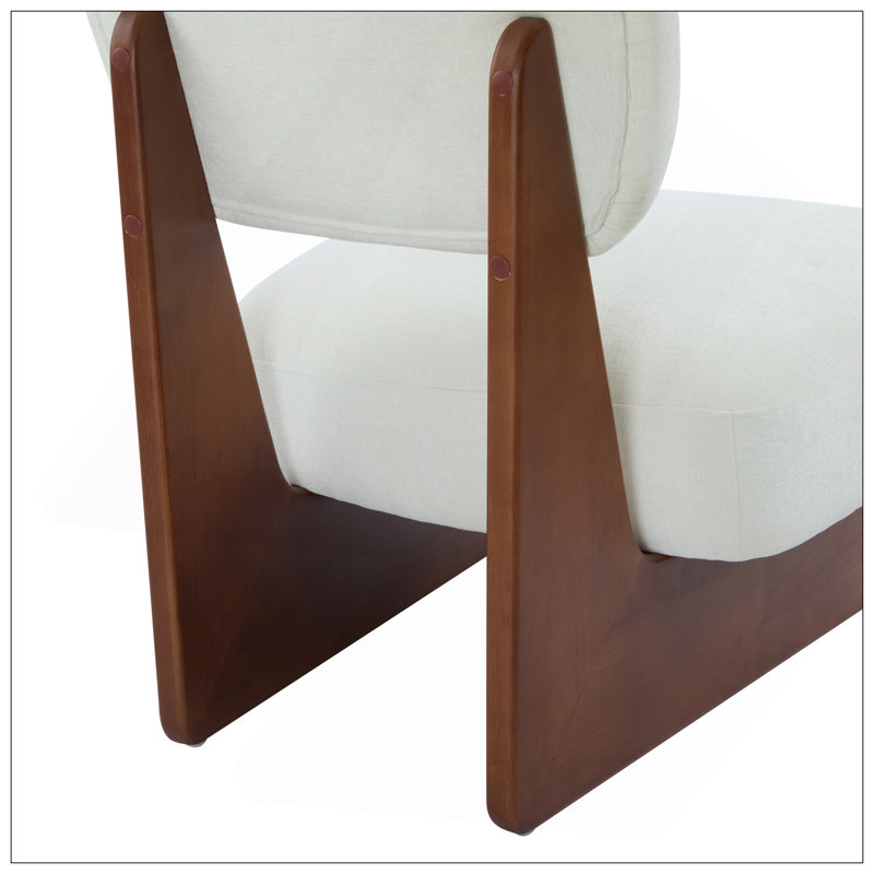Chaise longue élégante et robuste pour divers espaces avec revêtement confortable