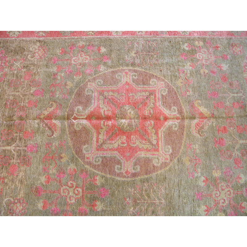 Tapis Khotan unique en son genre