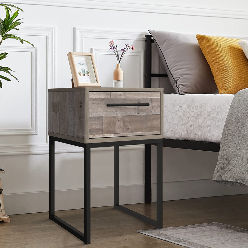 Table de chevet moderne 20 pouces Gerrard, base en métal, 1 tiroir, bois blanchi