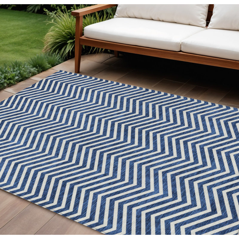 Tapis intérieur lavable à chevron bleu 8 pi x 10 pi HomeRoots