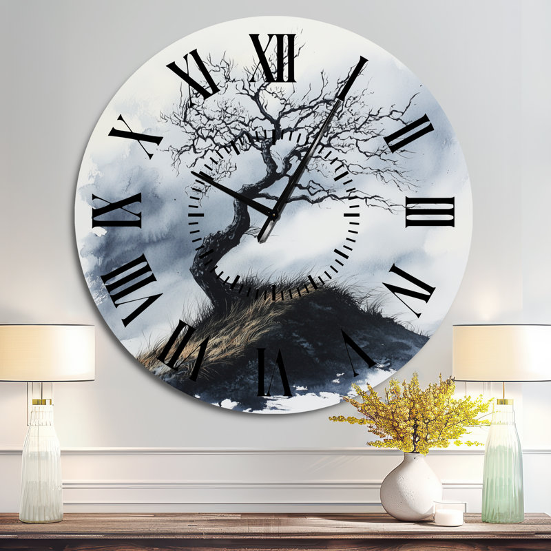 Horloge murale en métal Windswept Tree on Hill I, Surdimensionné