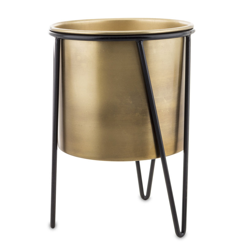 Farmersburg Metal Pot Planter