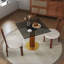 Table de salle à manger moderne carrée, table en verre trempé de 33,5 po avec pieds en bois et base dorée, table de cuisine pour 2 personnes pour petit espace, capacité de poids de 150 lb (seulement la table de Négociation)