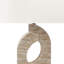 Lampe de table décorative Karie, résine beige découpée sculpturale, abat-jour ivoire