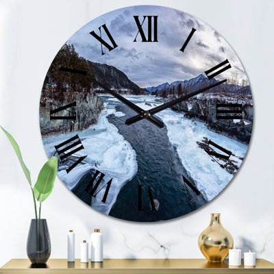 Cold Mountain River at Winter Sunny Day - Horloge murale traditionnelle