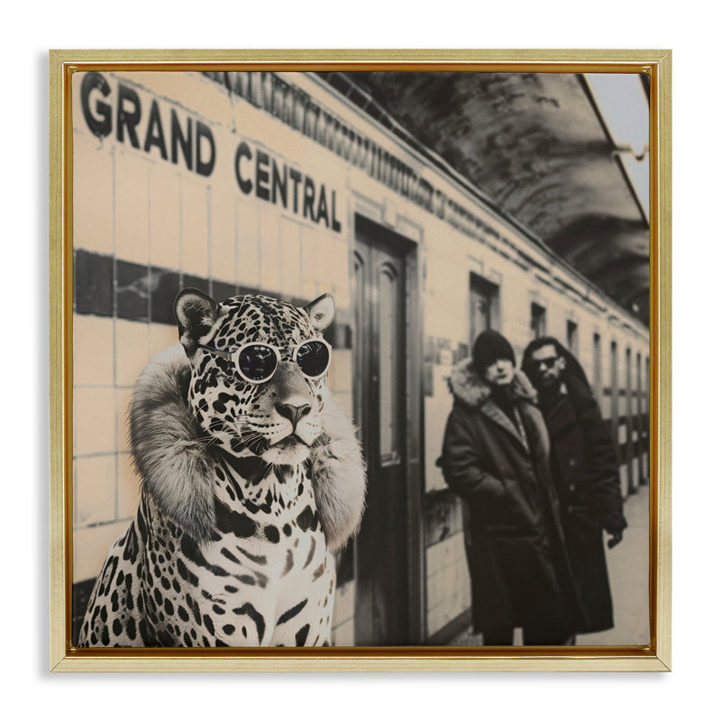 Art mural sur toile Grand Central Cat Glamour Floater, design par Sophie 6, H 18 po x l 18 po, Cadre flottant métallique doré