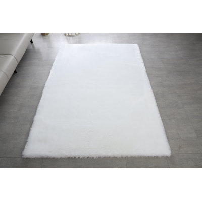Tapis blanc à poils longs Mane