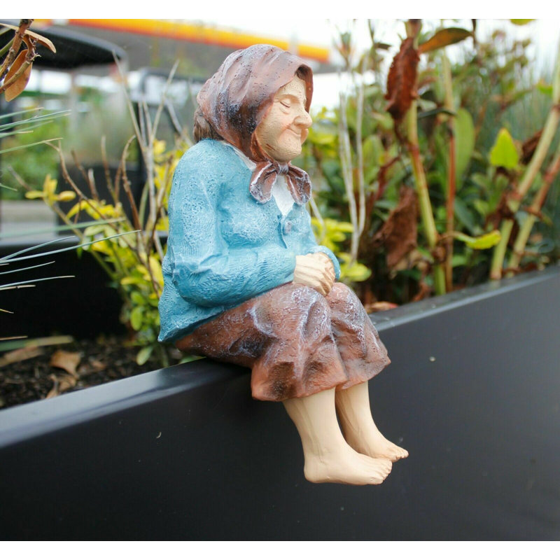 Winchendon Plastic Garden Statue