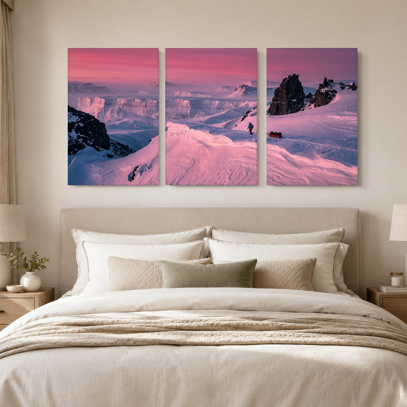 Skier tirant un traîneau sur les montagnes enneigées roses, ensemble de 3 toiles, 18"H x 12"W x 3pcs