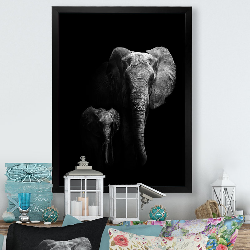 Éléphant d'Afrique sauvage en noir et blanc - Impression sur toile, Cadre photo noir, H 20 po x l 12 po