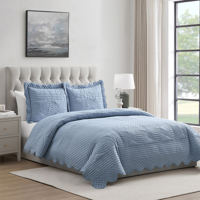 VCNY Home Scallop Microfiber Quilt Set, Full/Queen, Queen Quilt + 2 Standard Shams, Blue