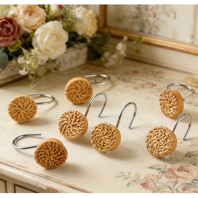 12 crochets de rideau de douche en osier tressé Boho - anneaux de rideau de douche en rotin décoratifs, accessoires de quincaillerie de salle de bain de style maison de campagne pour tringle de douche