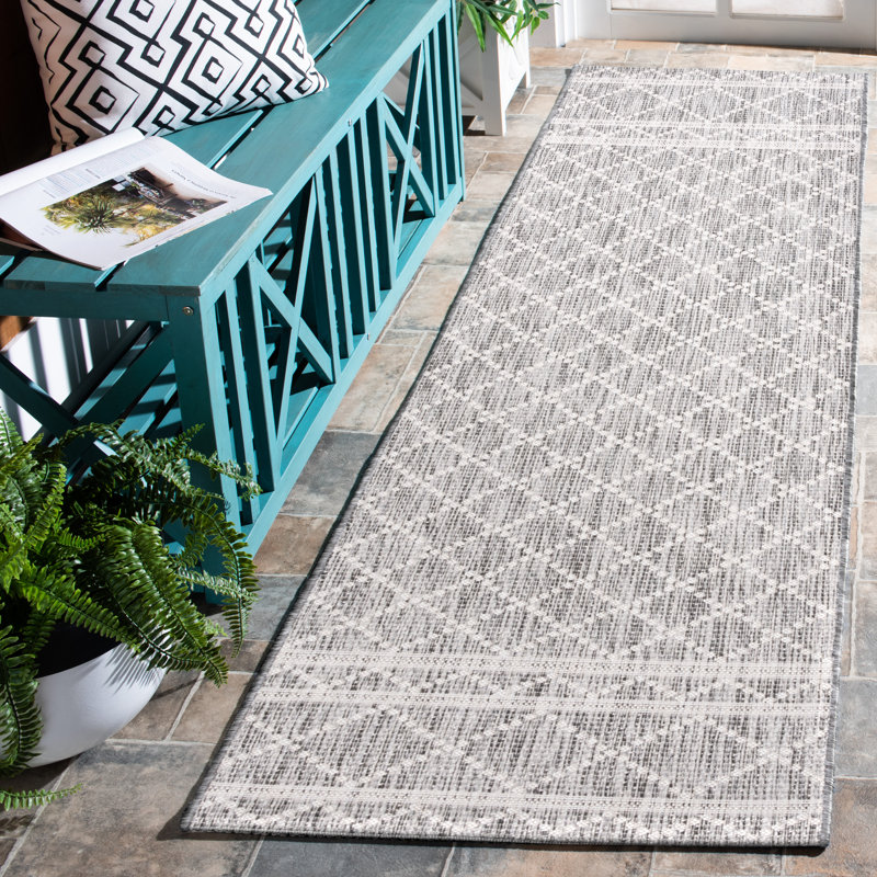 Tapis d'intérieur / extérieur à motif géométrique Courtyard Performance, Tapis de couloir 2 pi 3 po x 8 pi
