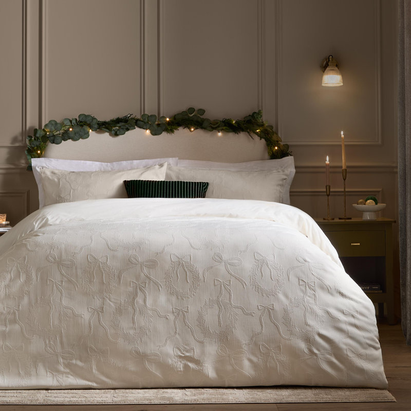 Winter Wreath Jacquard Duvet Cover Set