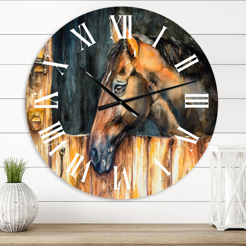 La tête d'un cheval dans une étable - Horloge murale de ferme, Moyen
