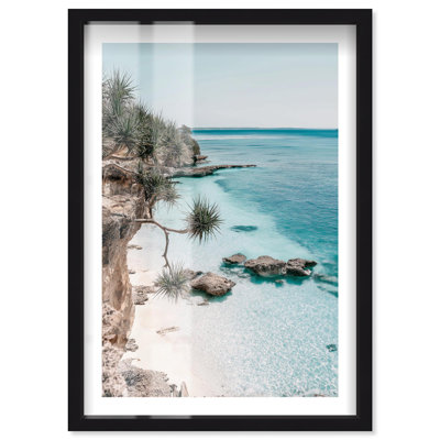 Coastal Serenity I Shadowbox Print, photographie de voyage par Notoriart, cadre noir, 25 x 37