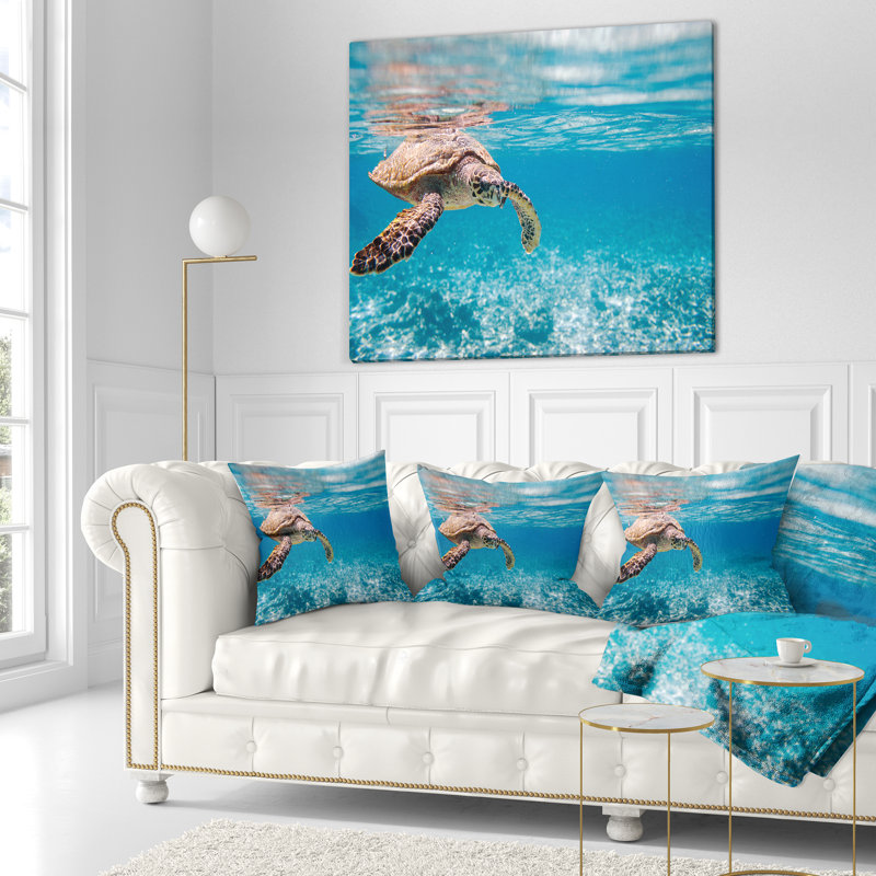 Grande tortue imbriquée - oreiller imprimé animal, 18 po x 18 po, Coussin décoratif