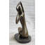 Statue en bronze signée originale et abstraite femme nue étirant ses membres