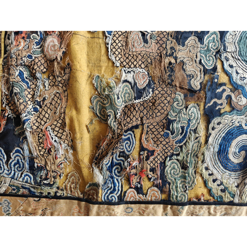 Silk Floral Area Rug in Blue