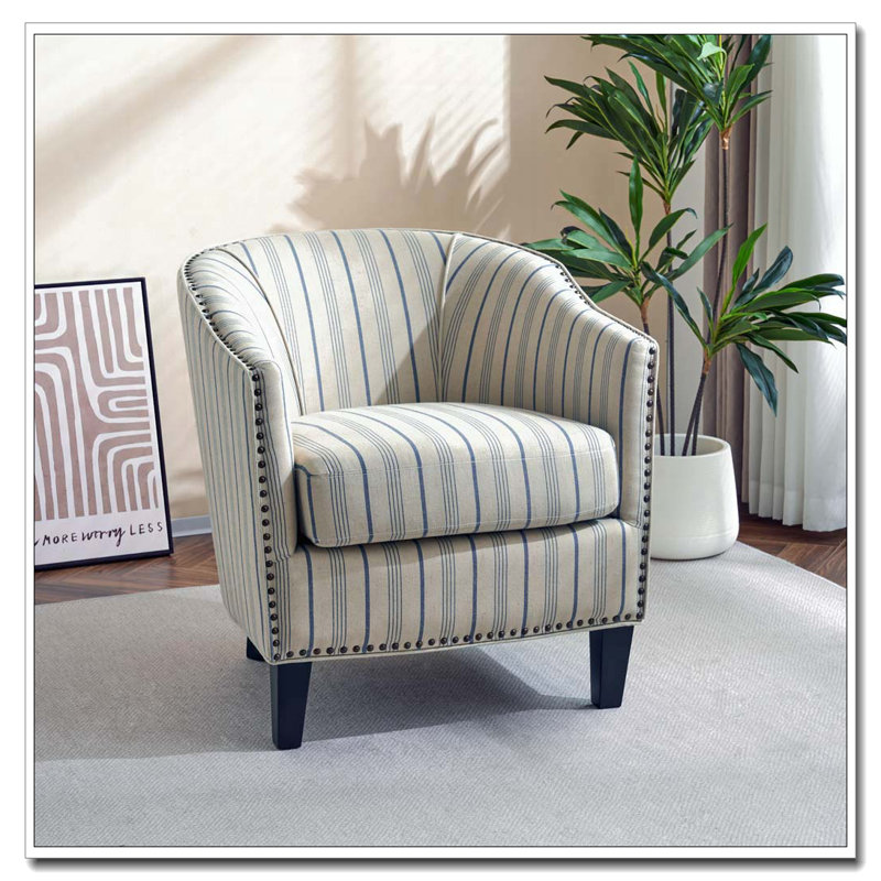 Fauteuil demi-tonneau rembourré avec accoudoirs évasés