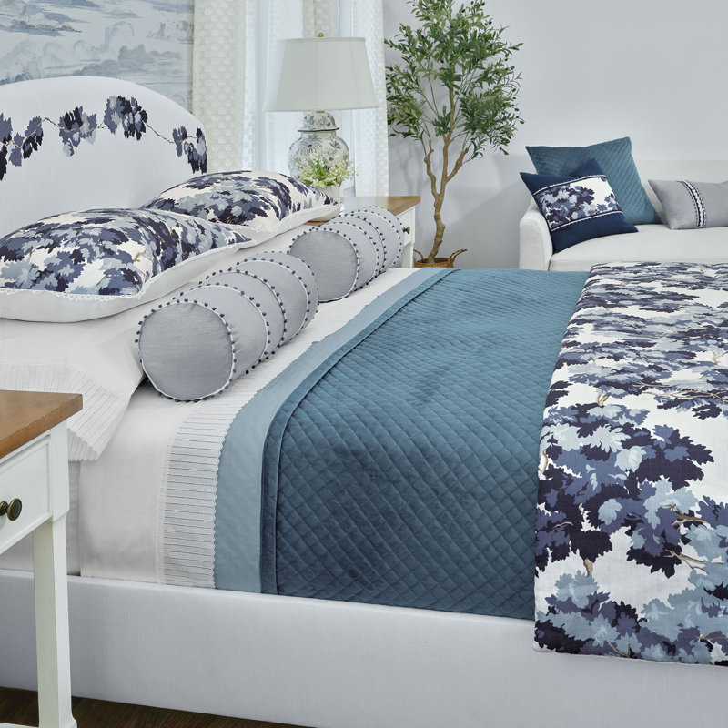 Beatrice Floral Linen Bed Runner, Queen